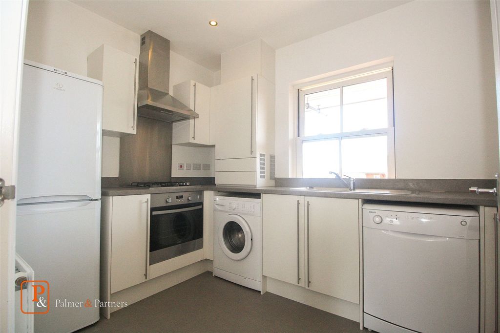 Property photo 3 of 15 Kitchen