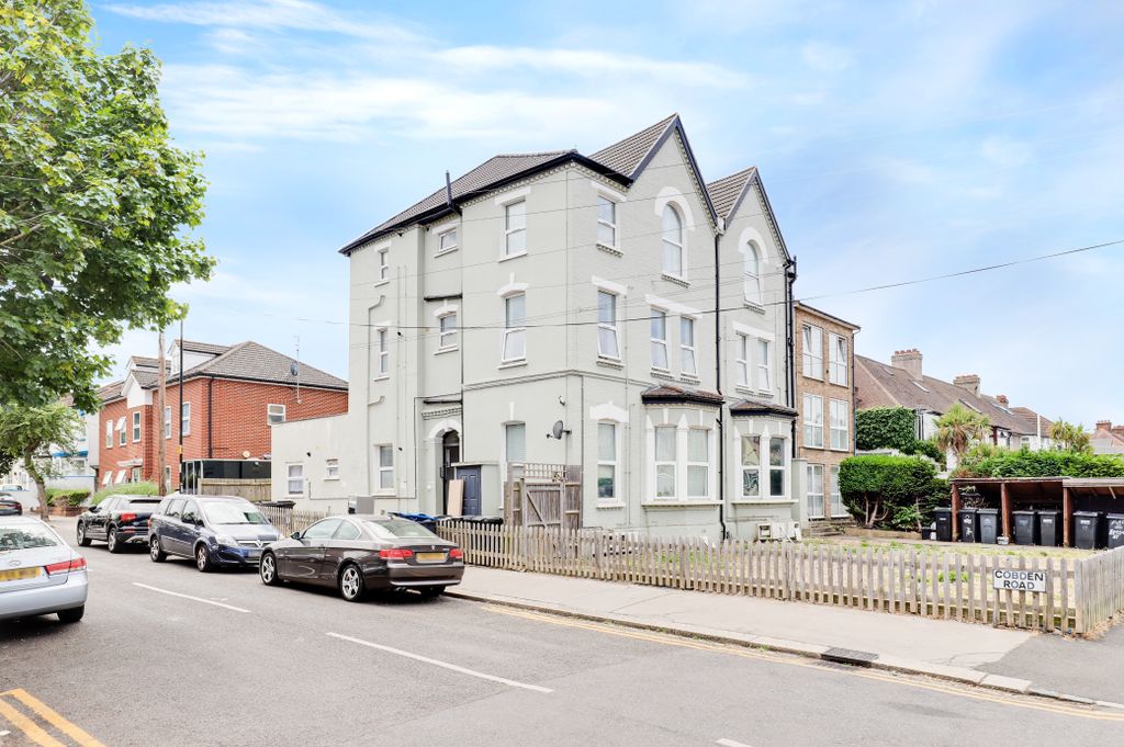Property photo 1 of 15 15-Ea8Ejhmcb - Flat 2 13 Enmore Road - 43