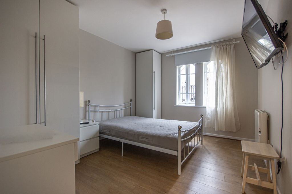 Property photo 3 of 11 3