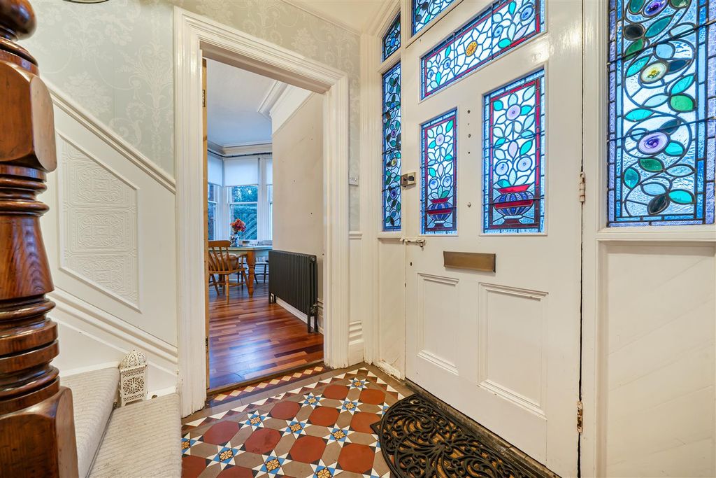 Property photo 3 of 19 Ent Door Jan 26 H.Jpg