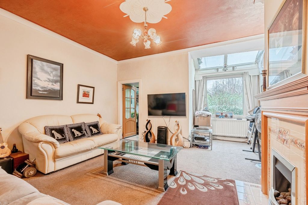 Property photo 2 of 15 Pbox-Img.Jpg