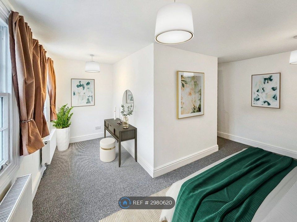 Property photo 2 of 31