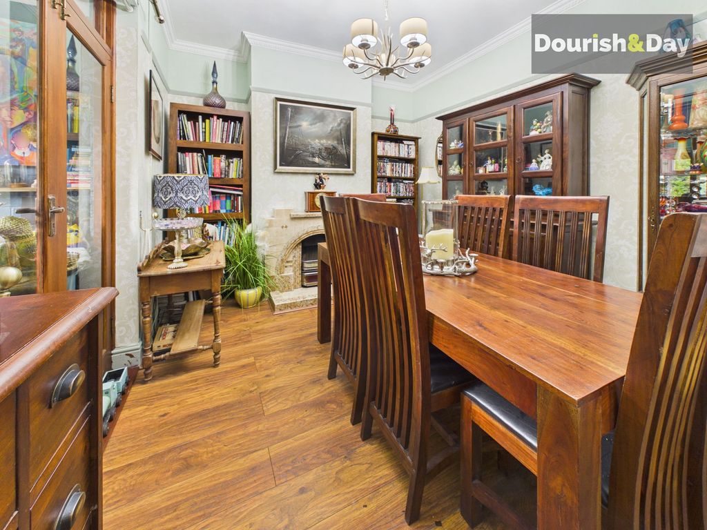 Property photo 3 of 25