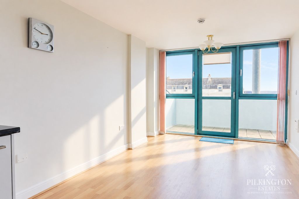 Property photo 3 of 10 4275153