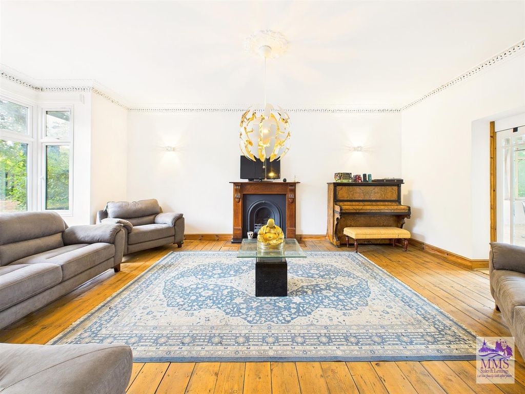 Property photo 3 of 45 Cam04098G0-Pr0093-Still003.Jpg