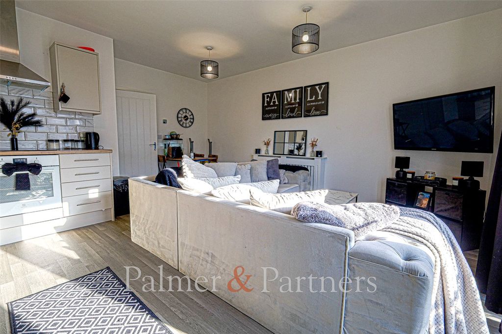 Property photo 1 of 6 Reception Room