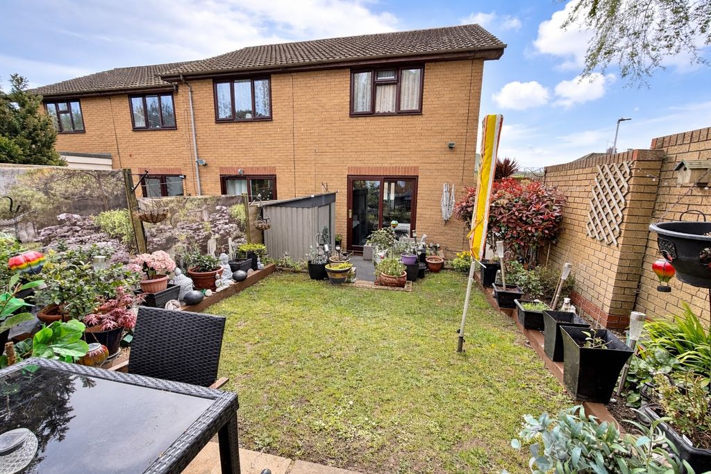 Property photo 2 of 11