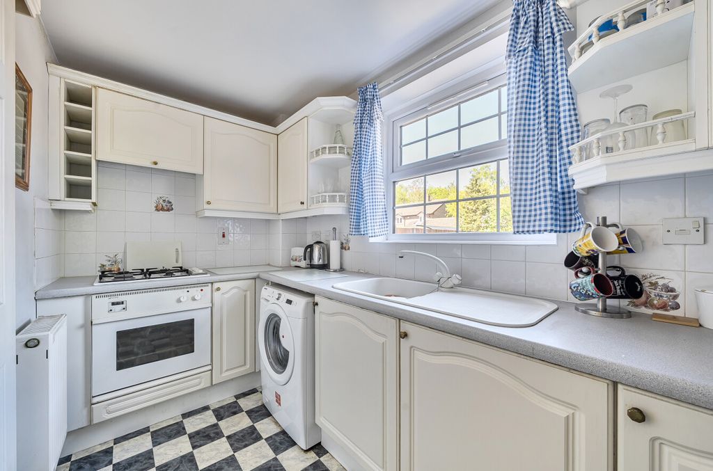 Property photo 3 of 9 1451149-16-69Eb76...