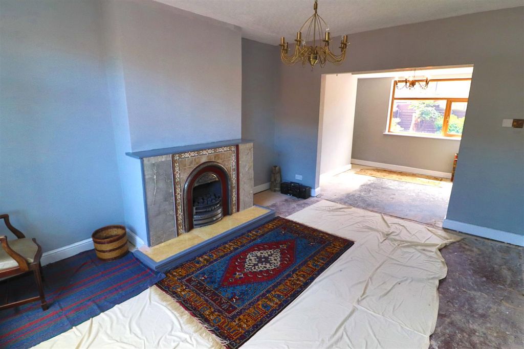 Property photo 2 of 15 Lounge