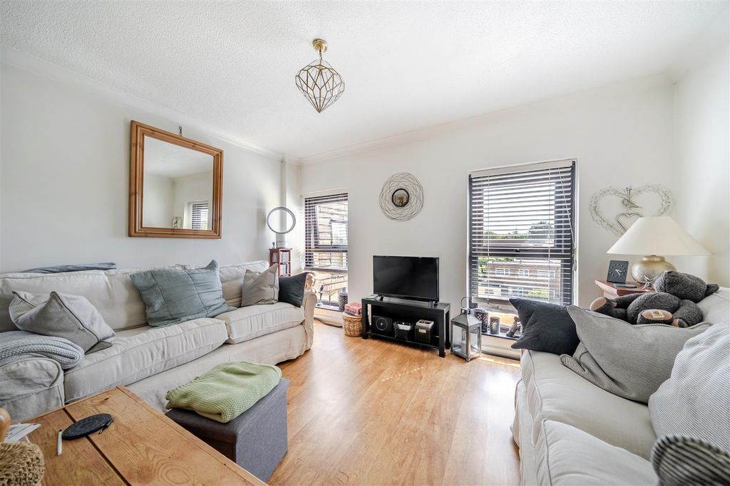 Property photo 3 of 13 1499312-11-6A71B805F21d9.Jpg