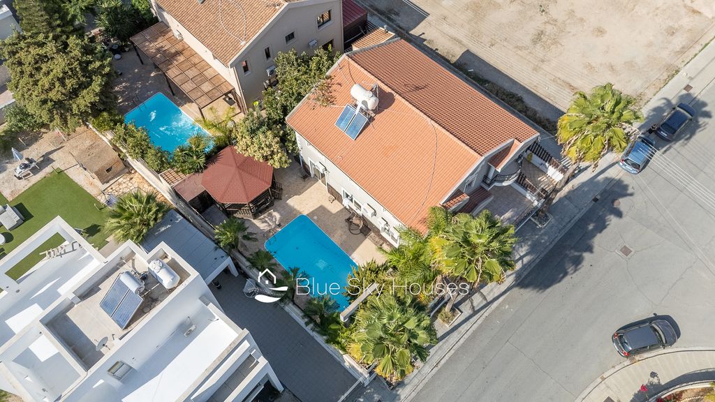 Property photo 3 of 57