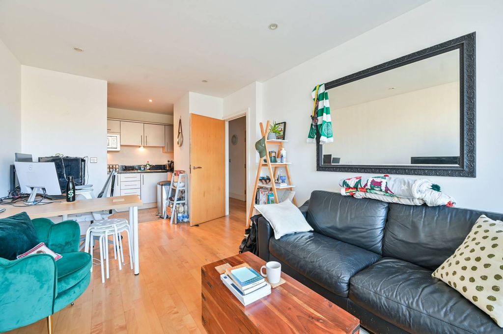 Property photo 1 of 6