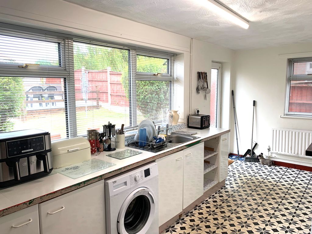 Property photo 3 of 13 H9