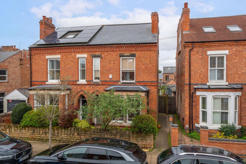 Property photo 1 of 18 Front (Exterior)