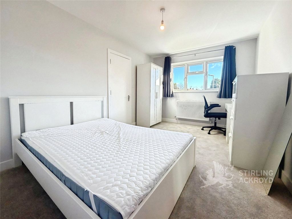 Property photo 1 of 14 Bedroom