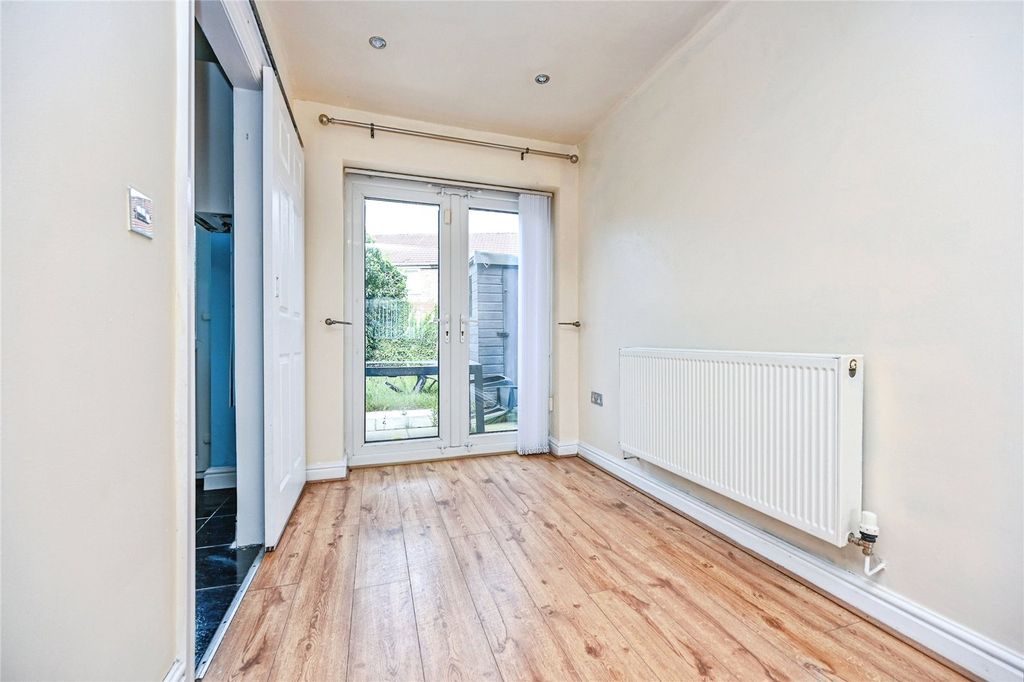 Property photo 3 of 17 Picture No. 05