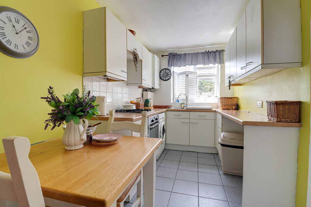 Property photo 3 of 9 Kitchen/Diner