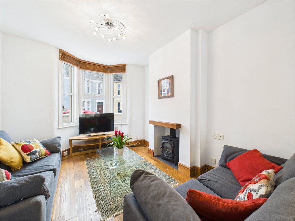 Property photo 3 of 24 Picture No. 01