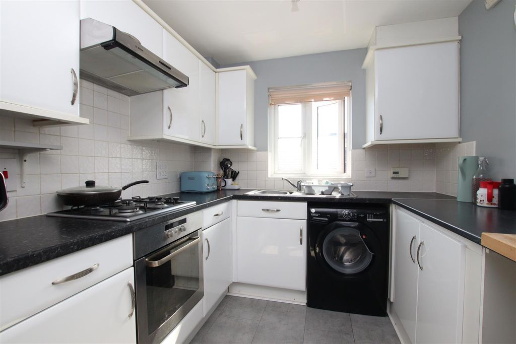 Property photo 3 of 11 Kitchen.Jpg