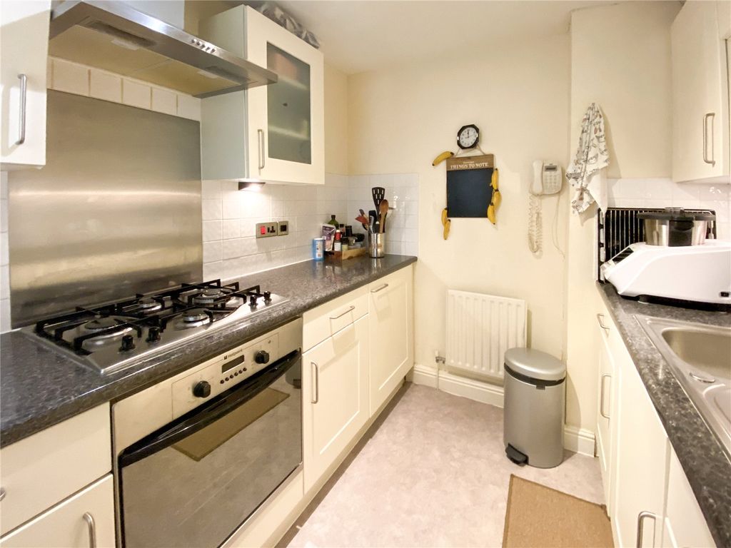 Property photo 3 of 5