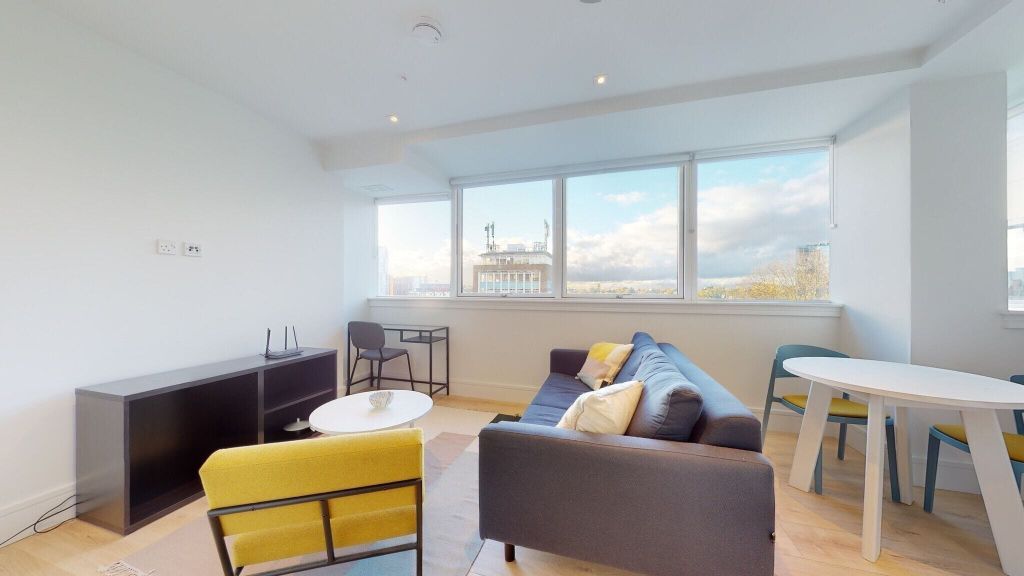 Property photo 1 of 17 Living Room