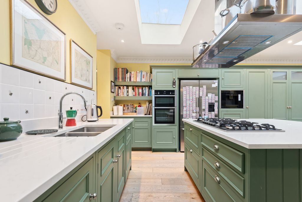 Property photo 2 of 20 Picture No. 16