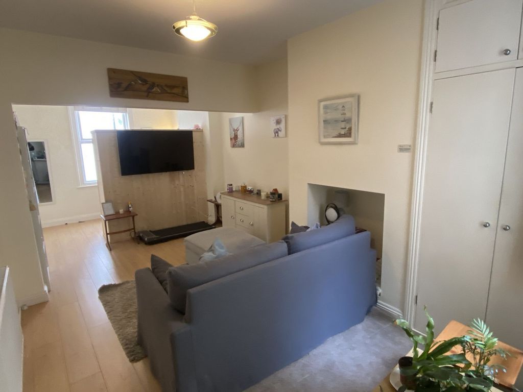 Property photo 3 of 9 Photo 3