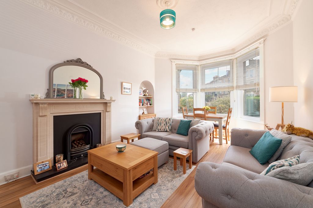 Additional image 2 of 2 bed flat for sale0/2 19, Greenlaw Avenue, Paisley PA1