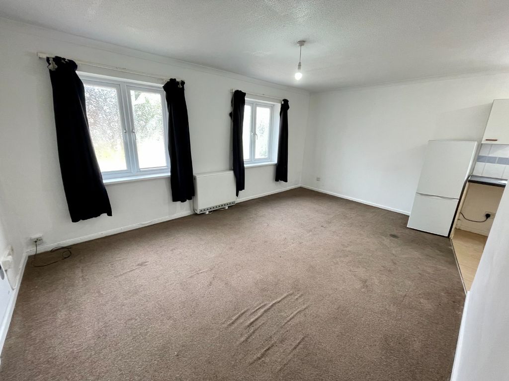 Property photo 2 of 7 4386621