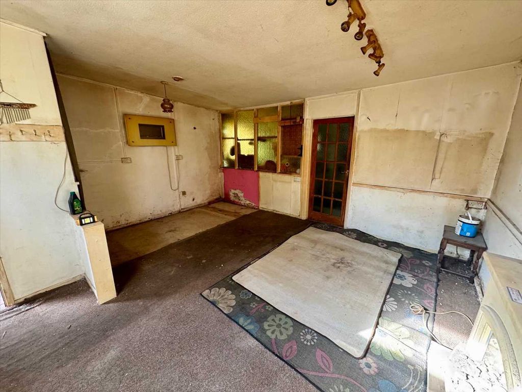 Property photo 3 of 16 Dwelling Lounge