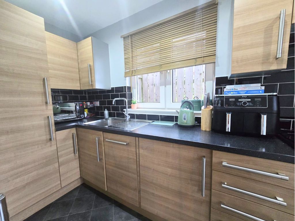 Property photo 3 of 21