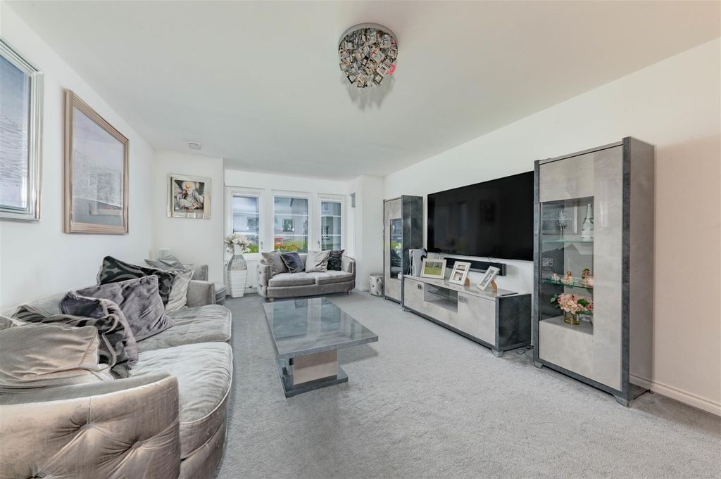 Property photo 2 of 35 12 Mona Crescent Bf-11.Jpg