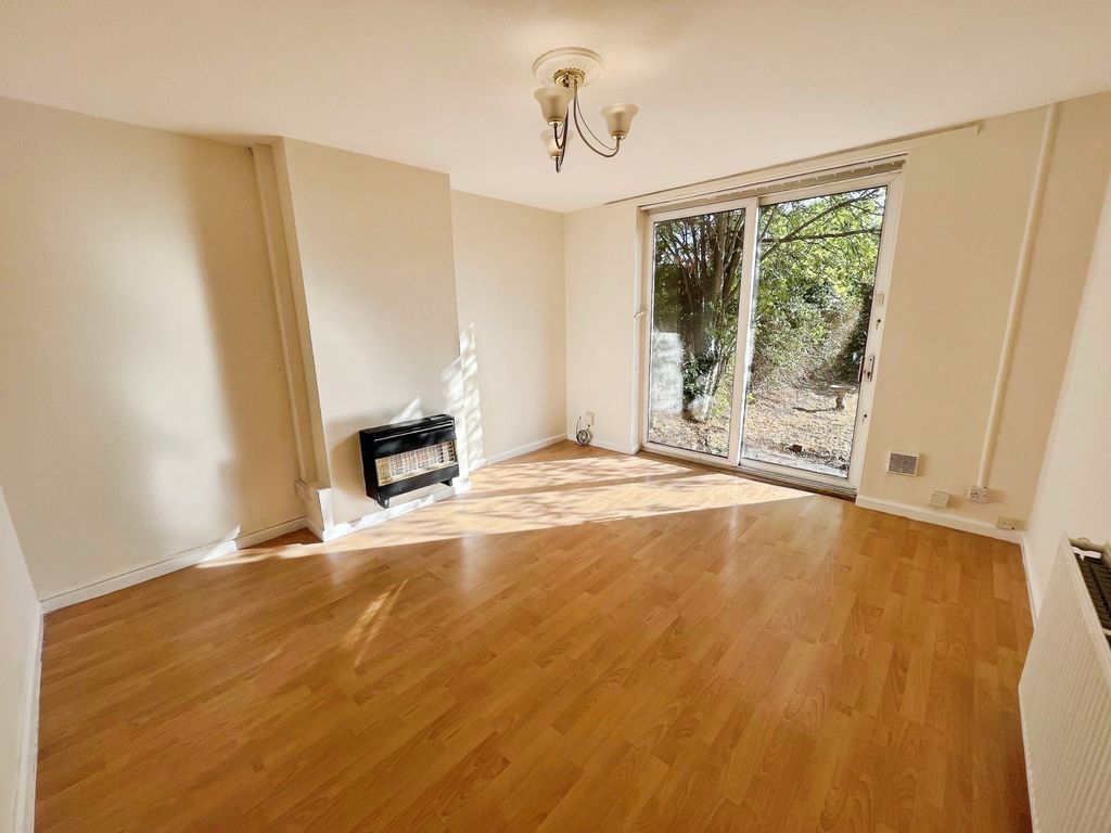 Property photo 3 of 15 Dining Room