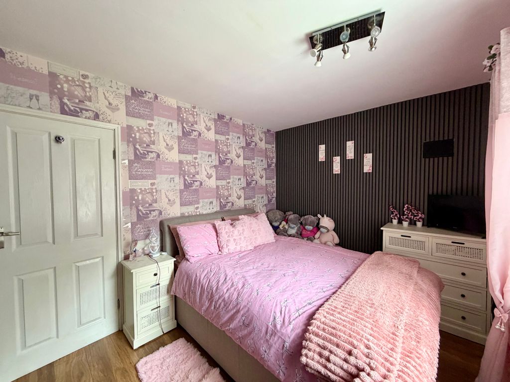 Property photo 3 of 28 Img_4228