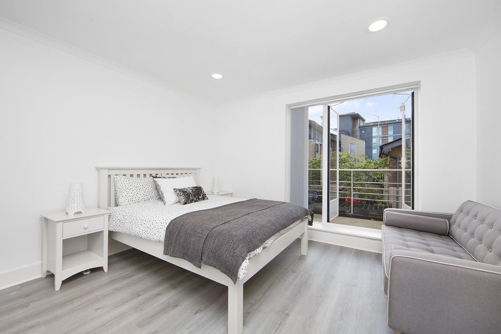 Property photo 2 of 10 Photo 4