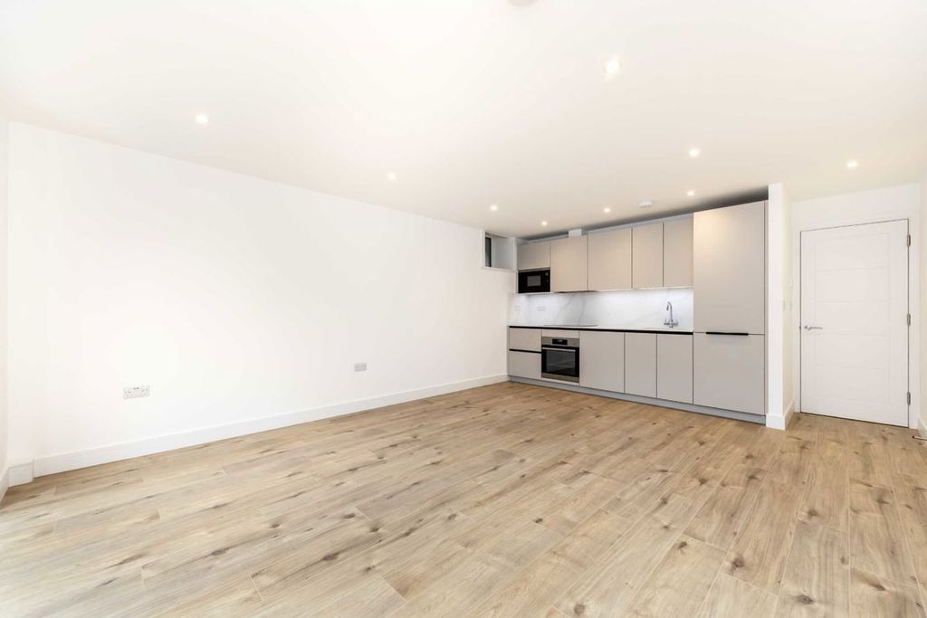 Property photo 3 of 9