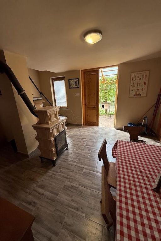Property photo 3 of 6