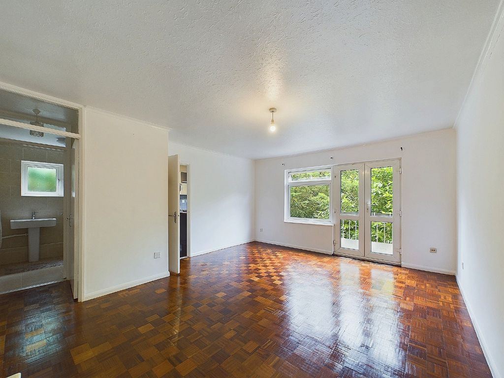 Property photo 3 of 14 3388384
