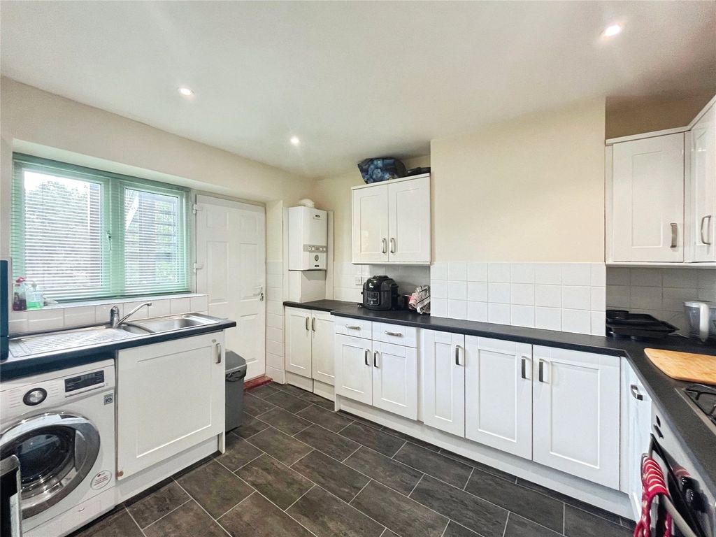 Property photo 2 of 14 Picture No. 13