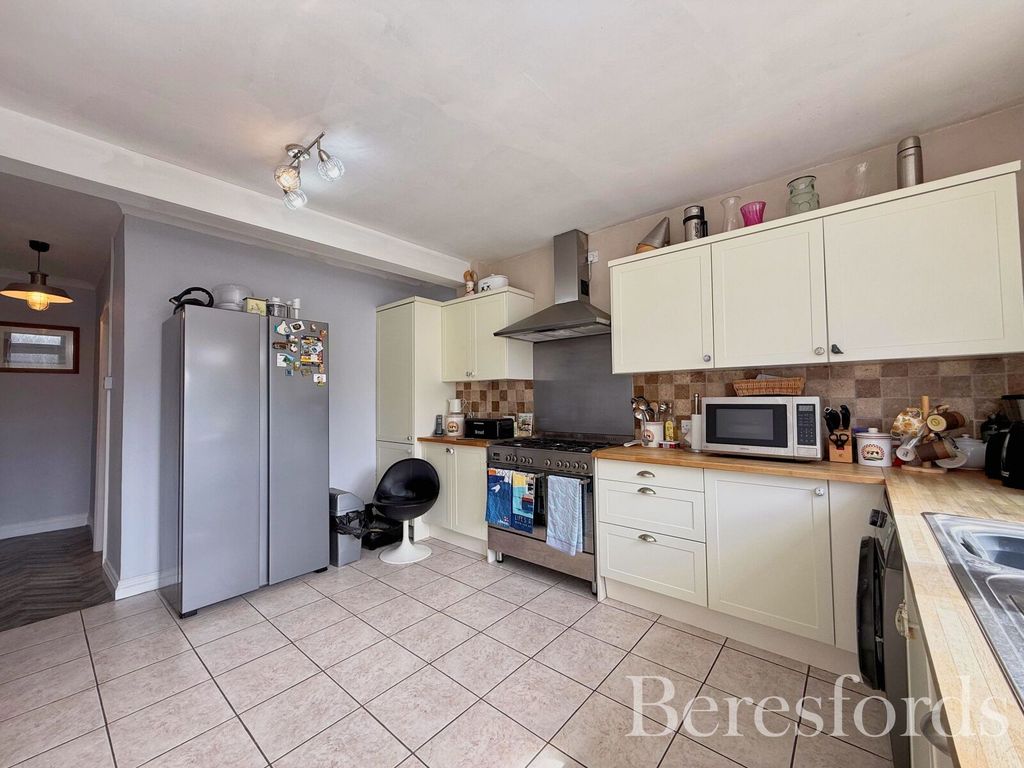 Property photo 3 of 15 Picture No. 11