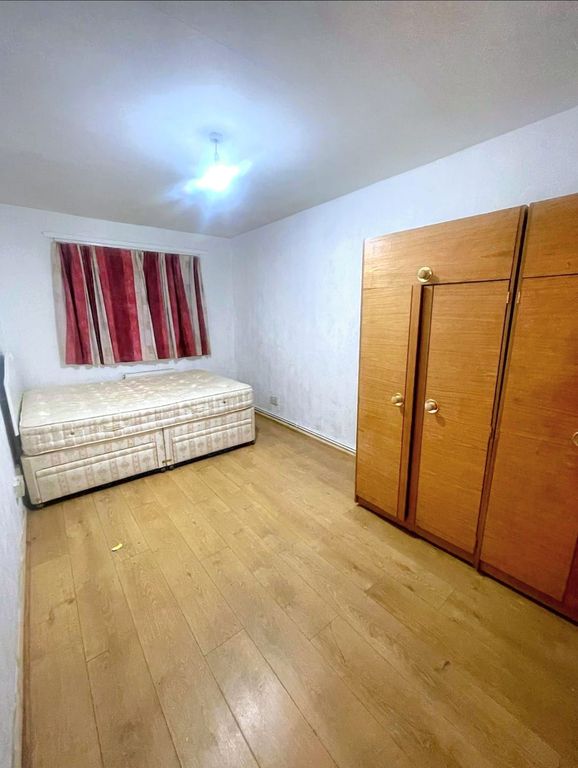 Property photo 2 of 5