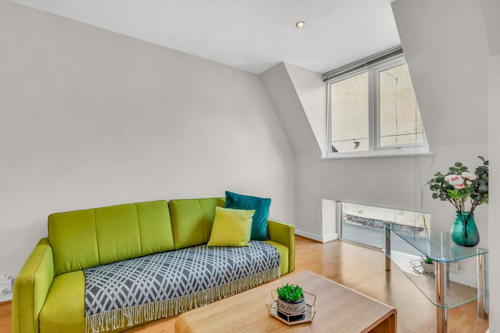 Property photo 2 of 11 Property Photo