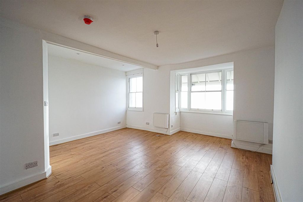 Property photo 2 of 15 Dsc03387.Jpg