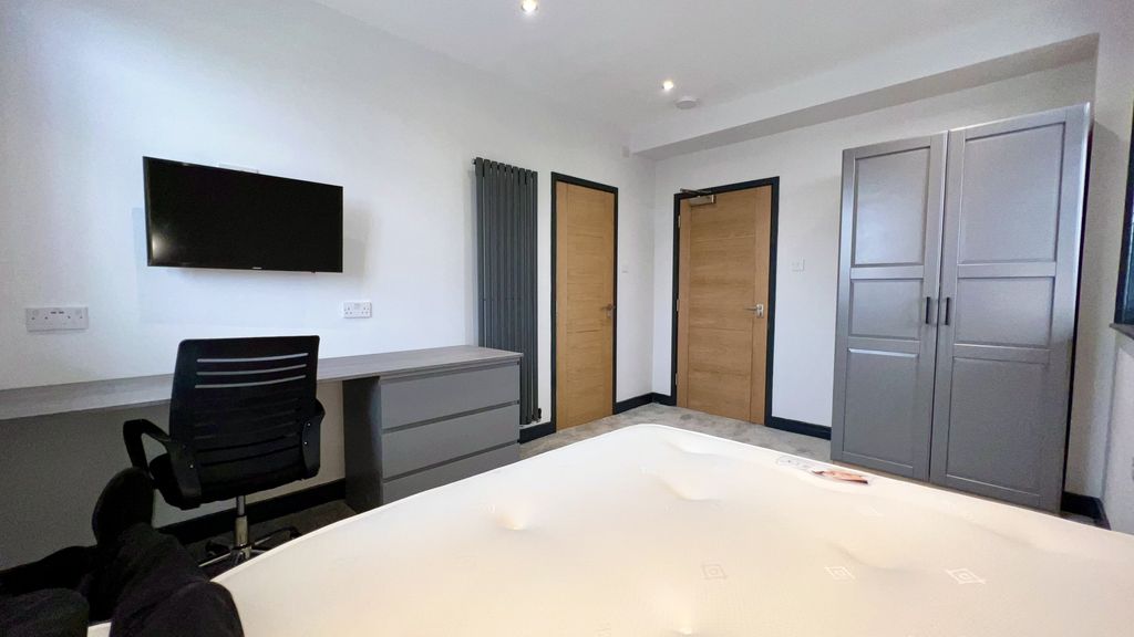 Property photo 3 of 20 Img_4914