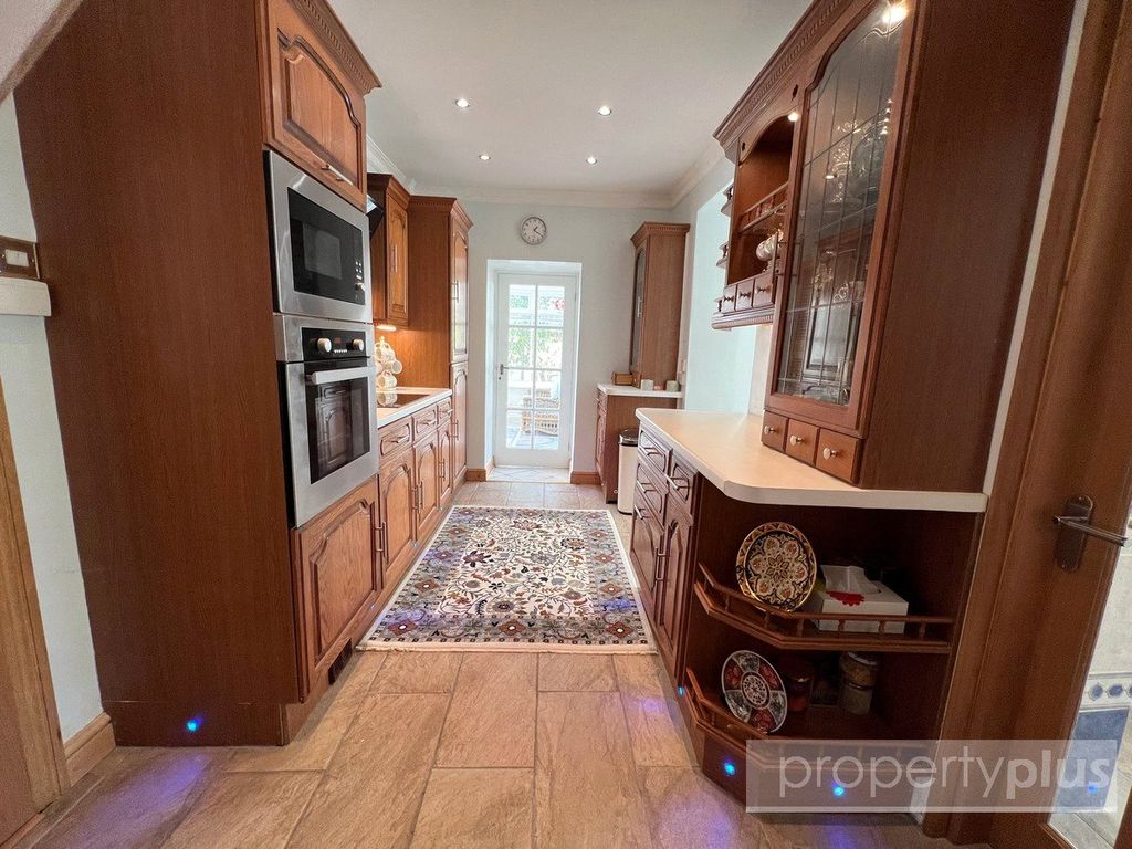 Property photo 3 of 21 Picture No. 12