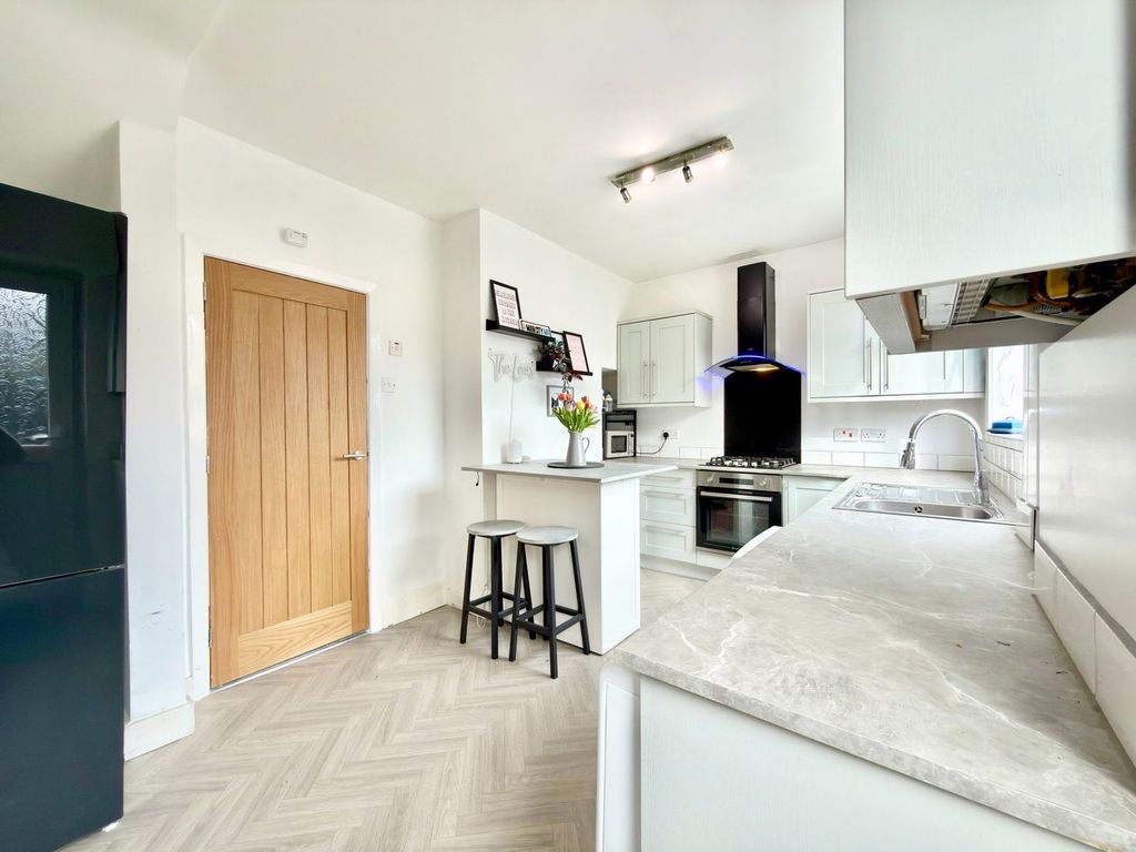 Property photo 2 of 26