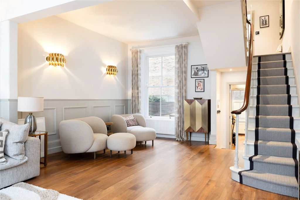 Property photo 3 of 21 2nd Reception