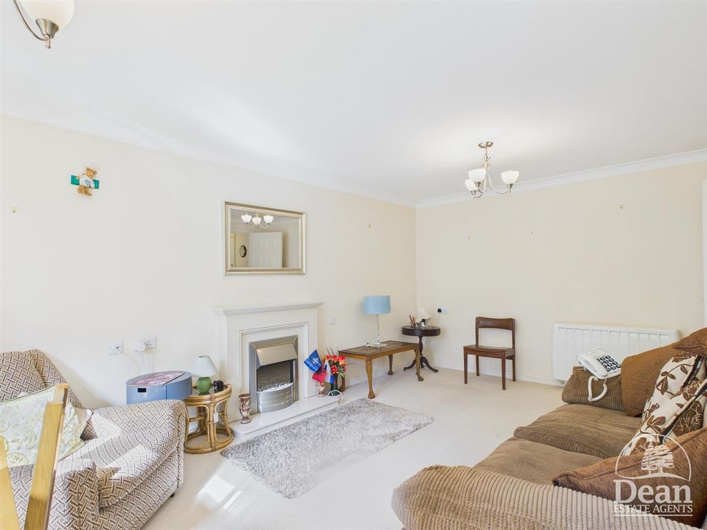 Property photo 3 of 12