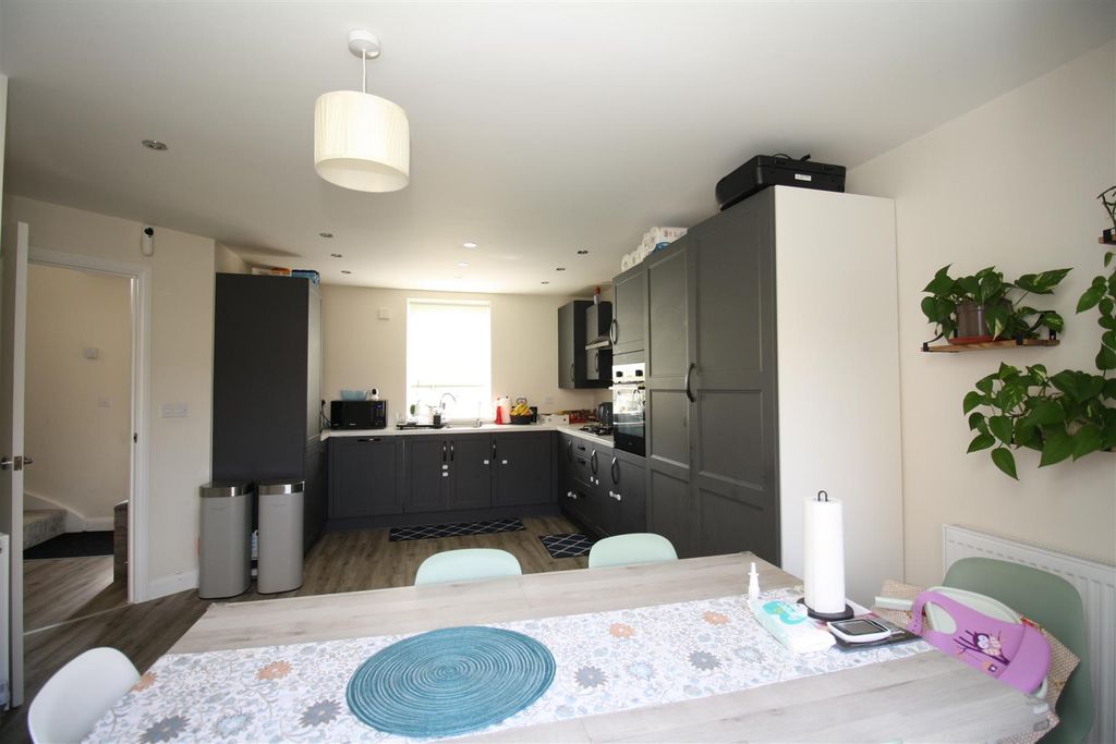 Property photo 2 of 17 Kitchen/Diner