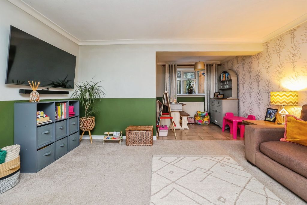 Property photo 3 of 27